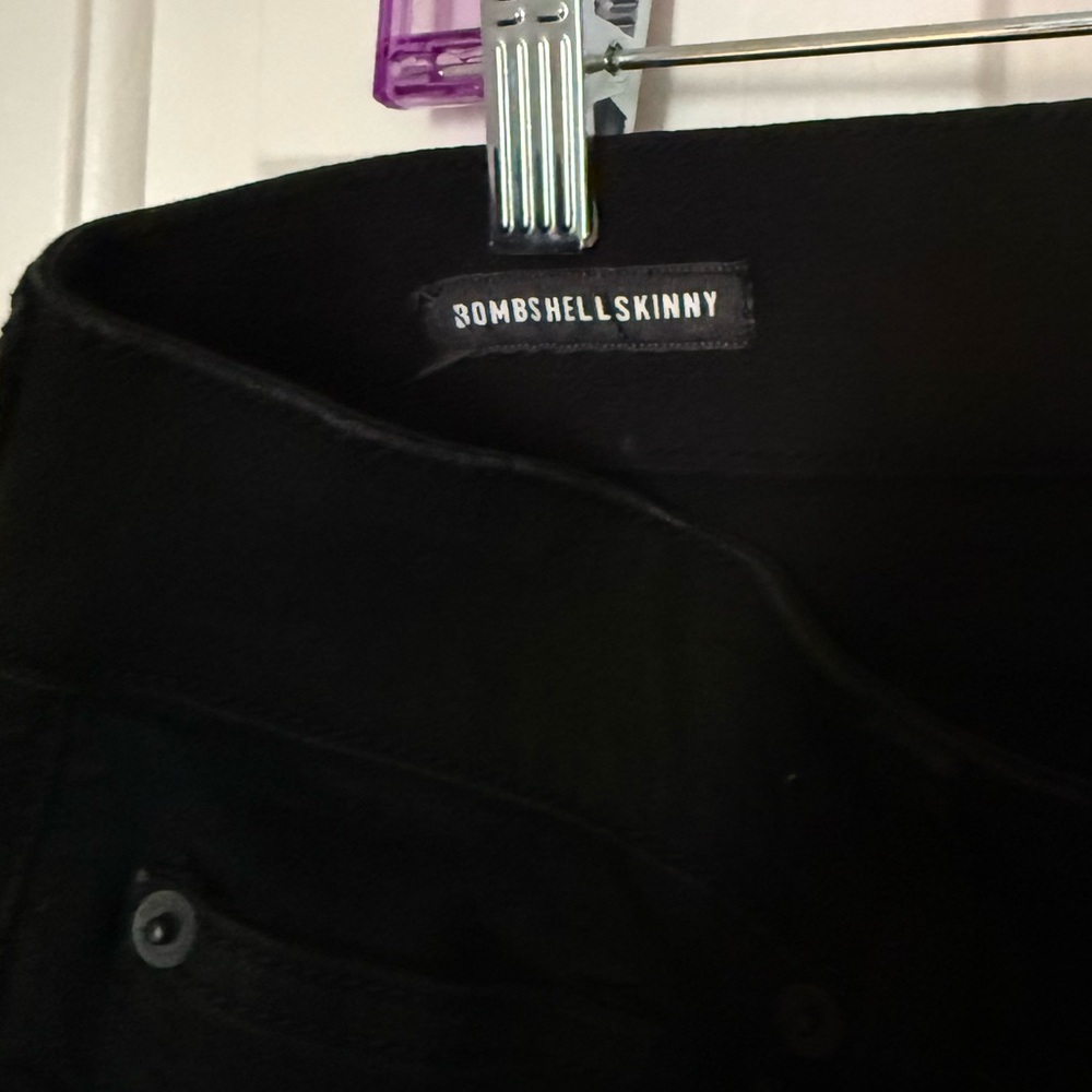 Torrid black bombshell skinny jeans women’s plus size 16 short - Picture 4 of 5